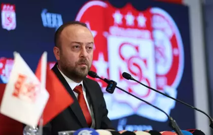 Sivasspor Başkanı Özçoban: Transfer tahtasını açıp, Sivasspor'u hak ettiği yere getireceğiz