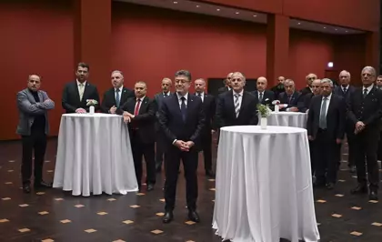 Bakan Yumaklı, Berlin'de Almanya Türk toplumu temsilcileriyle buluştu Açıklaması