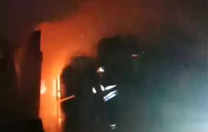 Hatay'da konteyner alevlere teslim oldu