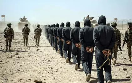 ABD Suriye'deki 7 bin DEAŞ'lı mahkumu Irak'a nakledecek