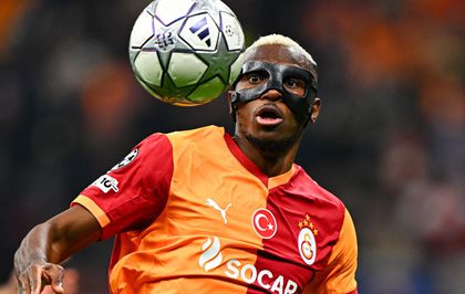 Transferde müjdeyi Osimhen verdi: Galatasaray'a gelmeleri için uğraşıyorum