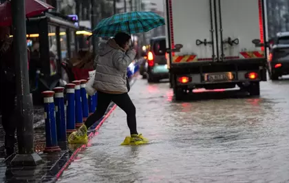 İzmir'de sağanak etkili oldu