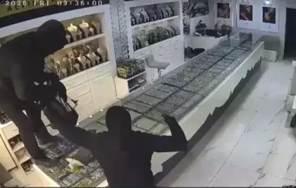 Batman'da 90 saniyede milyonluk kuyumcu soygunu kamerada