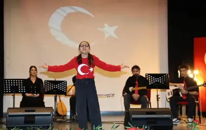 Merzifon'da şiir ve müzik dinletisi düzenlendi