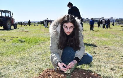 Adana'da 50 fidan toprakla buluşturuldu
