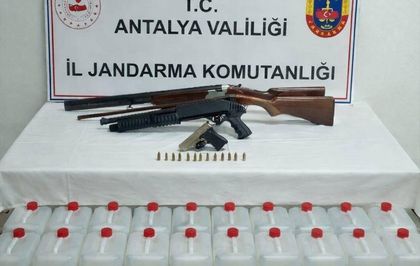 Antalya'da 160 litre kaçak alkol ele geçirildi