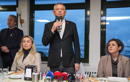 CHP Genel Başkanı Özel, İstanbul'da tutuklu yakınlarıyla iftar programında konuştu Açıklaması