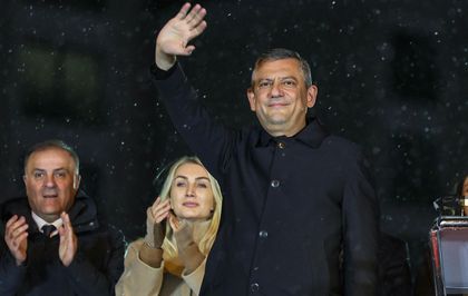 CHP Genel Başkanı Özel, partisinin Ataşehir mitingine katıldı