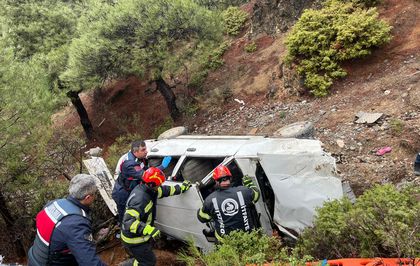 Denizli'de otomobilin uçuruma devrildiği kazada 1 kişi öldü, 1 kişi yaralandı