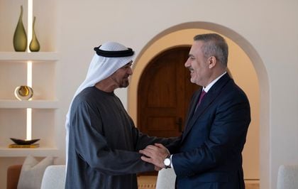 Dışişleri Bakanı Fidan, BAE Devlet Başkanı Al Nahyan tarafından kabul edildi