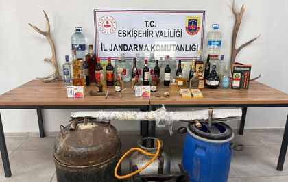 Eskişehir'de kaçak alkol operasyonunda 3 kişi gözaltına alındı