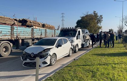 Hatay'da zincirleme trafik kazasında 5 araçta hasar oluştu