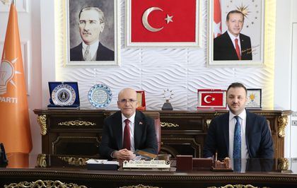 Hazine ve Maliye Bakanı Şimşek, Siirt'te ziyaretlerde bulundu