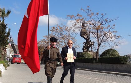 Gazi Torunu Çanakkale'ye Yürüdü