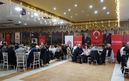 İzmir'de ÖNDER İmam Hatipliler Derneği üyeleri iftarda buluştu
