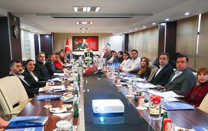 İzmir'de SGK alacaklarının tecil ve taksitlendirmesine ilişkin bilgilendirme toplantısı yapıldı
