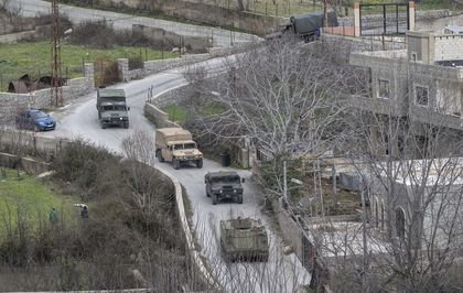 Lübnan ordusu Suriye sınırındaki Şeba beldesinin içlerine doğru çekilmeye başladı