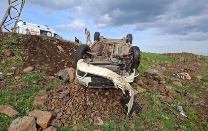 Şanlıurfa'da devrilen otomobildeki uzman çavuş hayatını kaybetti