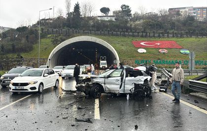Sultangazi'deki iki ayrı trafik kazasında 9 kişi yaralandı