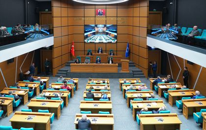 Üsküdar Belediye Meclisinde, belediye başkanına borçlanma yetkisi verilmesi teklifi tartışıldı