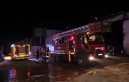 Karaman'da dorse üretim fabrikasında yangın paniği