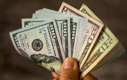 Cebinde 735 doları olan bu ülkede artık milyarder sayılıyor
