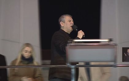 Özgür Özel Bakırköy'de konuştu