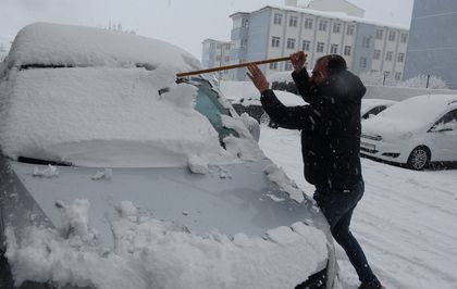 Bitlis'te yoğun kar yağışı