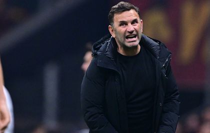Tur atlayan Galatasaray'da taraftarlardan Okan Buruk'a büyük tepki
