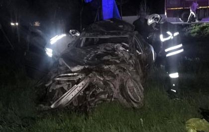 Kırıkhan'da hurdaya dönen otomobilin sürücüsü yaralandı