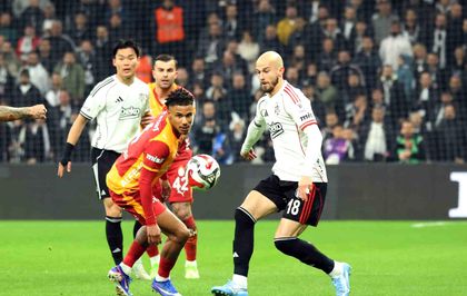 Trendyol Süper Lig: Beşiktaş: 0 Galatasaray: 1 (İlk yarı)