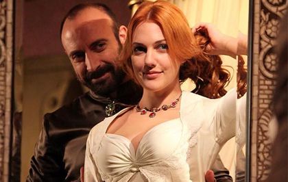 Halit Ergenç ve Meryem Uzerli 15 yıl sonra aynı projede buluşuyor