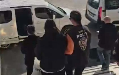 İzmir'de 'ücret iadesi' vaadiyle dolandırıcılık yapan şüphelilere operasyon: 3 gözaltı