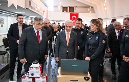 'Türkiye-Bulgaristan' iş birliğiyle temin edilen elektronik malzemeler, Dereköy'de teslim alındı
