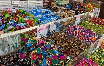 Çikolata ve şekerlemeler tezgahları şenlendirdi
