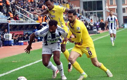 Kasımpaşa ve Eyüspor'un Maçında İlk 15 Dakika Golsüz Geçti