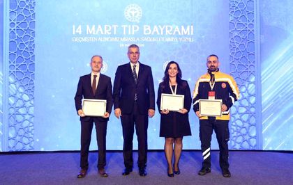Düzceli sağlık çalışanlarına Bakandan teşekkür belgesi