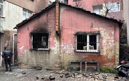 Kağıthane'de gecekondu alevlere teslim oldu: 1 ölü