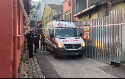 Beyoğlu'nda çıkan yangında 1 yaşındaki bebek hayatını kaybetti, 2 kişi yaralandı