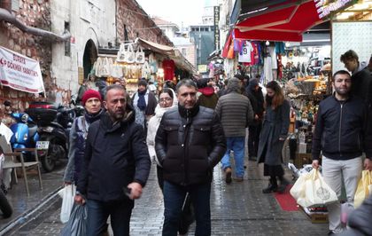 Eminönü'nde bayram alışverişi yoğunluğu
