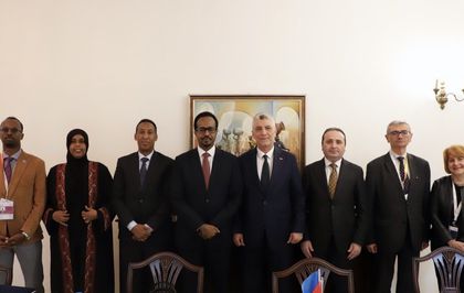 Bakan Bolat, Somalili mevkidaşı Hassan ile bir araya geldi