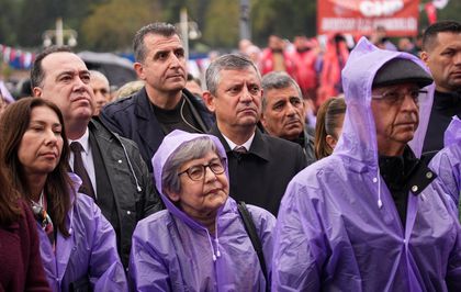 CHP Genel Başkanı Özel, Manisa'da toplu açılış törenine katıldı