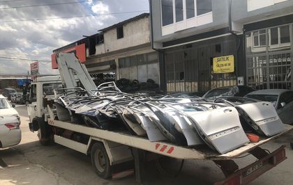 Sakarya'da gümrük kaçağı oto parçaları ele geçirilen iş yerinin sahibi yakalandı