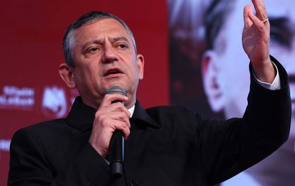 CHP Genel Başkanı Özgür Özel: 'Bu parti teslim olmayanların, kurşun bitince süngü takanların partisidir'