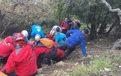 Muğla'da tarihi Likya Yolu'nda ayağı kırılan kişi kurtarıldı