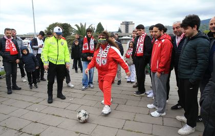 Samsunspor-Galatasaray maçı öncesi taraftarlara trafik güvenliği anlatıldı