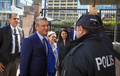 CHP Genel Başkanı Özgür Özel'den Polis Günü Kutlaması