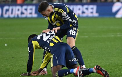 Kadıköy'de hüsran! Fenerbahçe, 10 kişi kalan Çaykur Rizespor karşısında 90+8'de yıkıldı