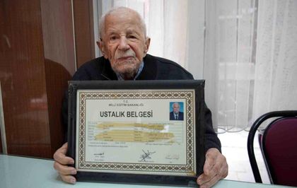 Sakarya'nın 100 yaşındaki dönercisi 84 yıldır mesleğini sürdürüyor