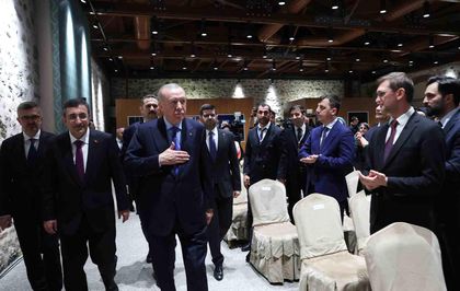 Cumhurbaşkanı Erdoğan: ''İmalatçı ihracatçılarımızda vergiyi yüzde 9'a indiriyoruz''